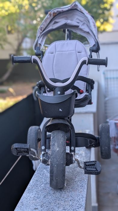 Cărucior tricicletă