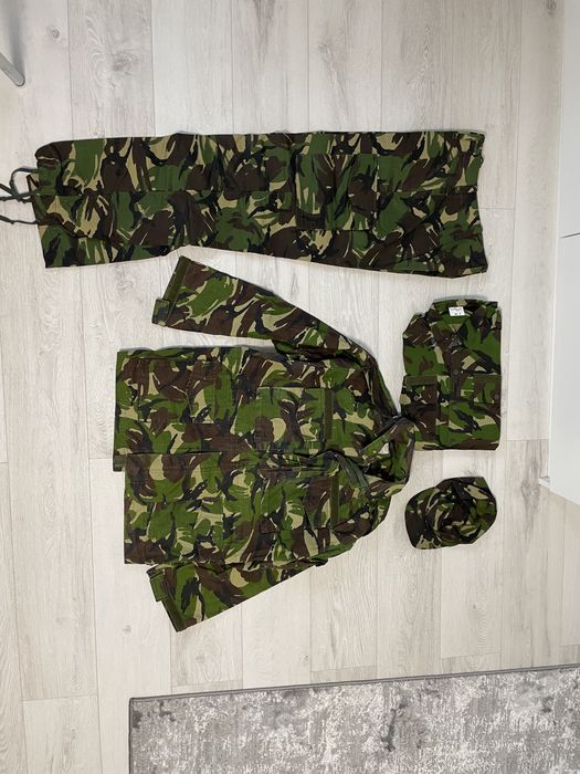 Costum camuflaj  verde padure