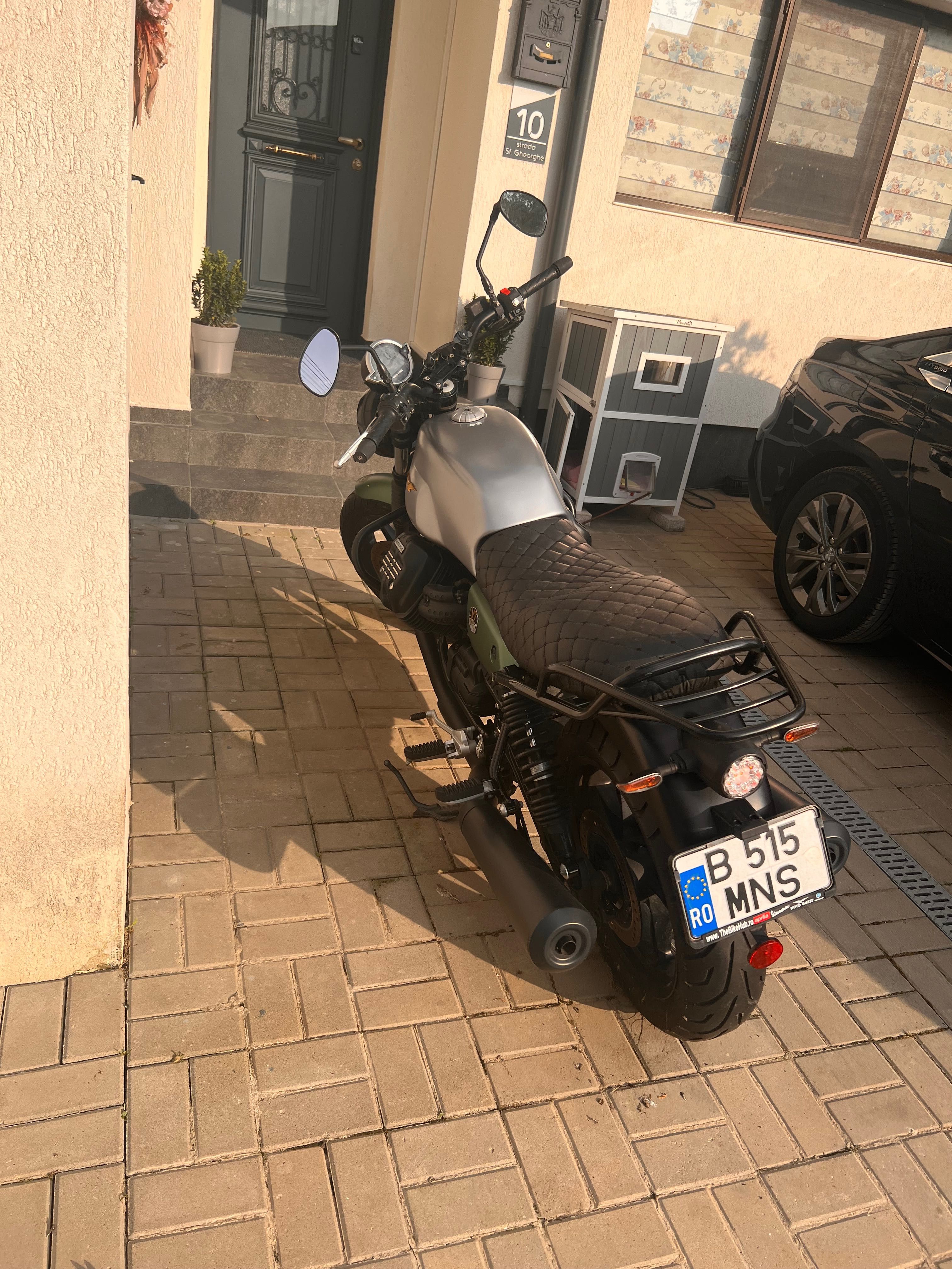 Vand motocicleta Moto Guzzi Centanario an 2021