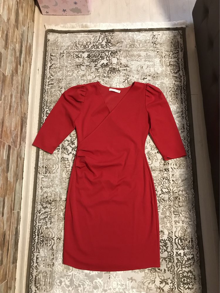 Rochie roșie elegantă