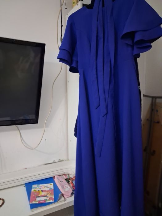 Платье размер 42 , хорошем состояний.