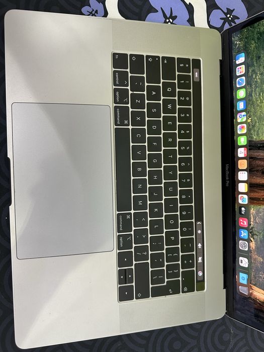 Macbook Pro 15 2018 - i7, 16 GB Ram, 256 GB SSD