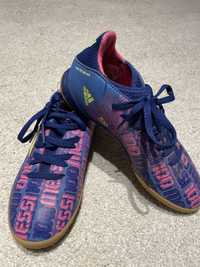 Спортни обувки за футбол