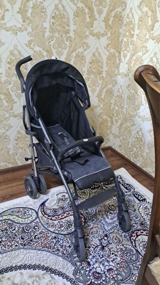 Детская коляска сотилади