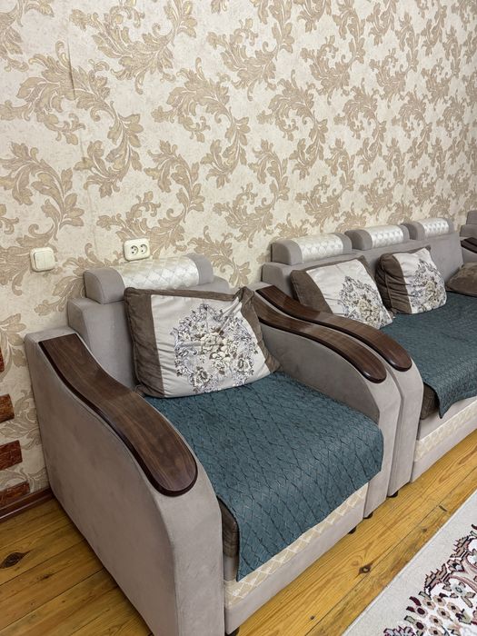 Диван в хорошем состоянии.