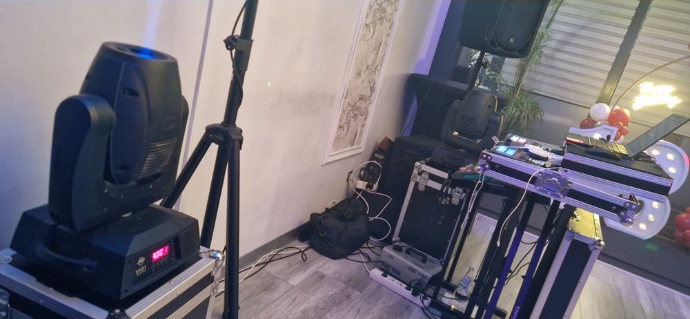 Moving head american dj