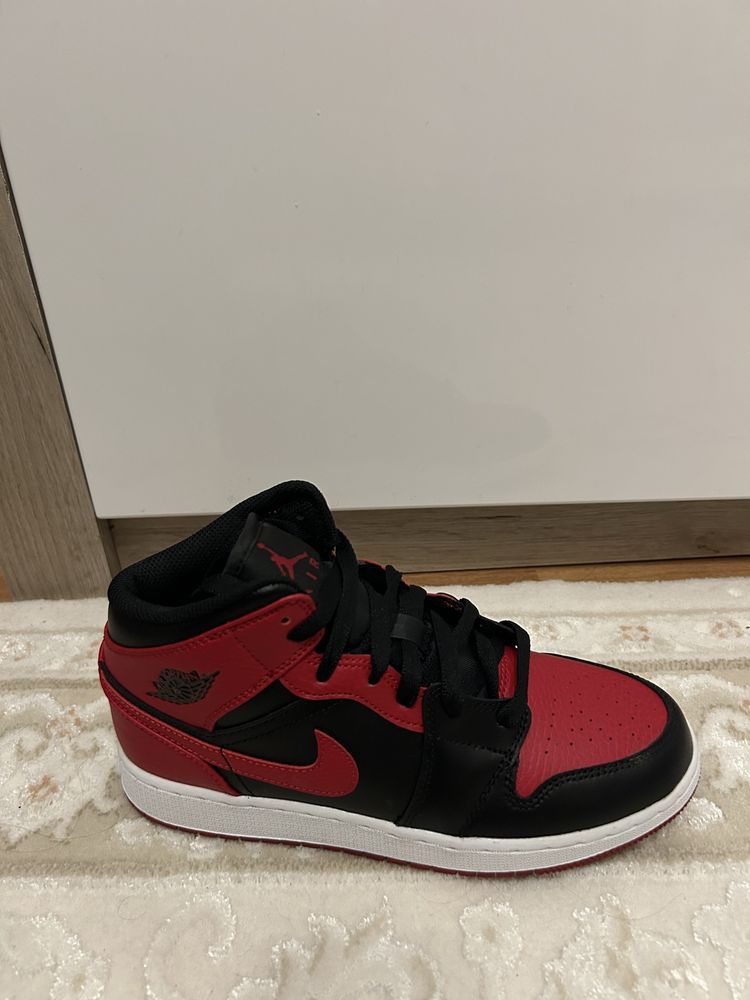 Air Jordan 1 mid reverse bred gs