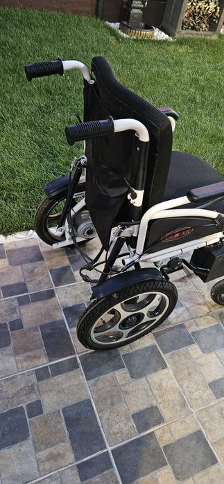Vând carut electric nou