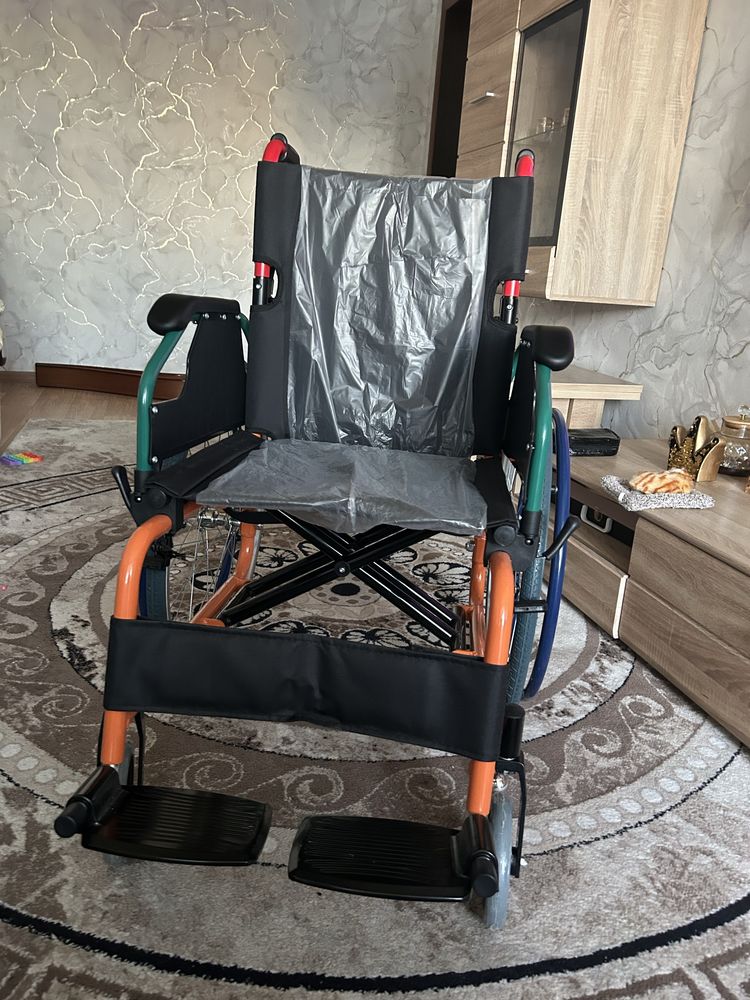 Продам инвалидную коляску