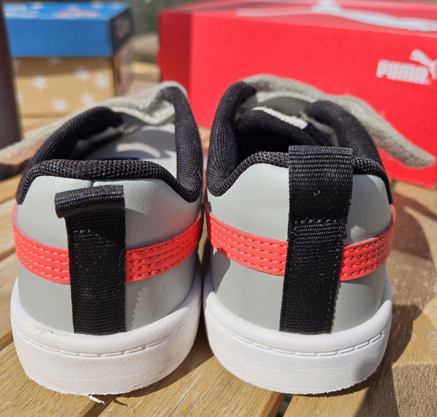 Затворени детски обувки Puma, 29 р.