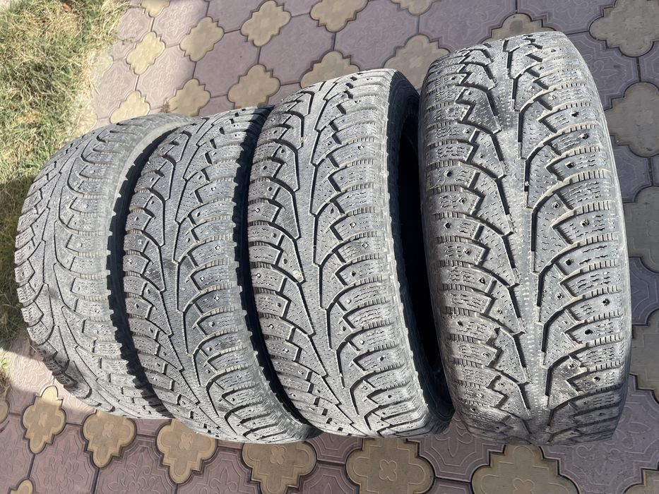 Зимние Nokian шипованные 225/55/18