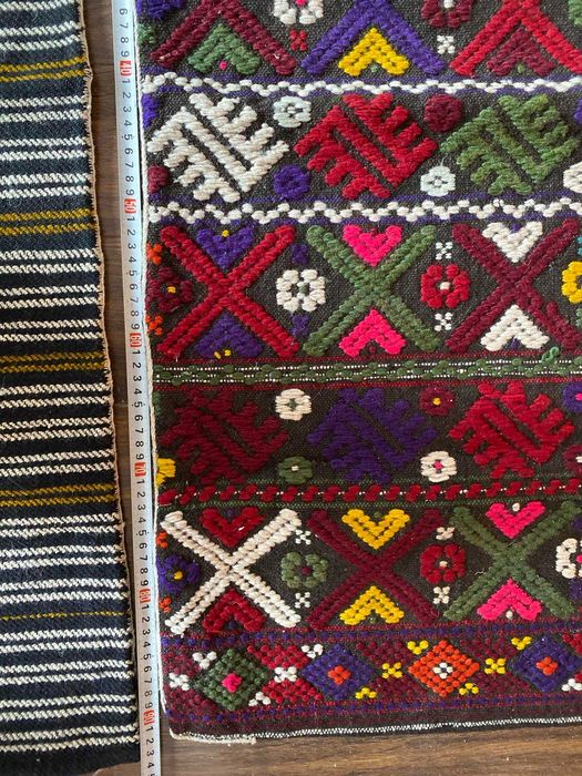 Автентична традиционна престилка от носия и възглавници