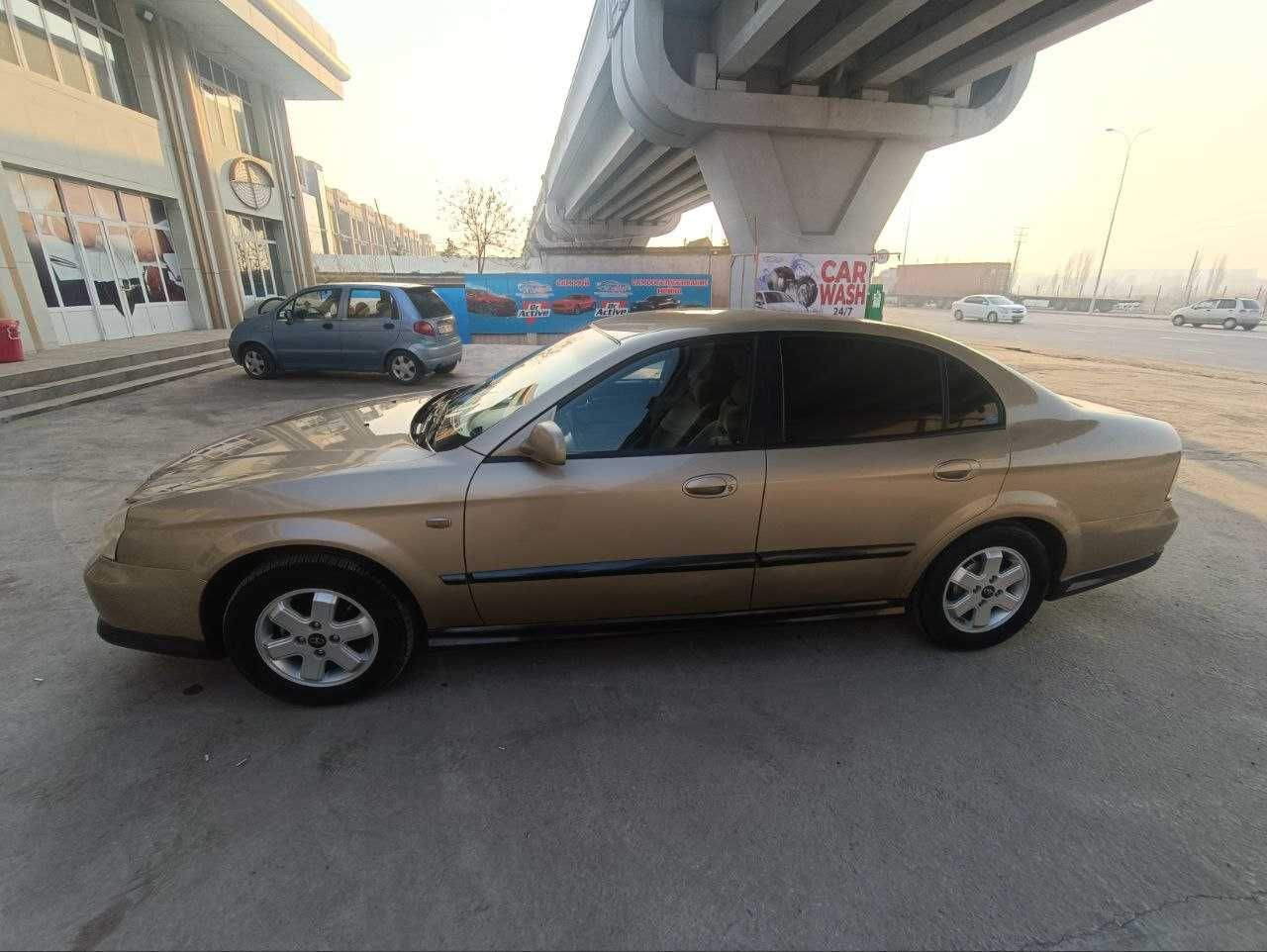 Daewoo Magnus 2000 yil