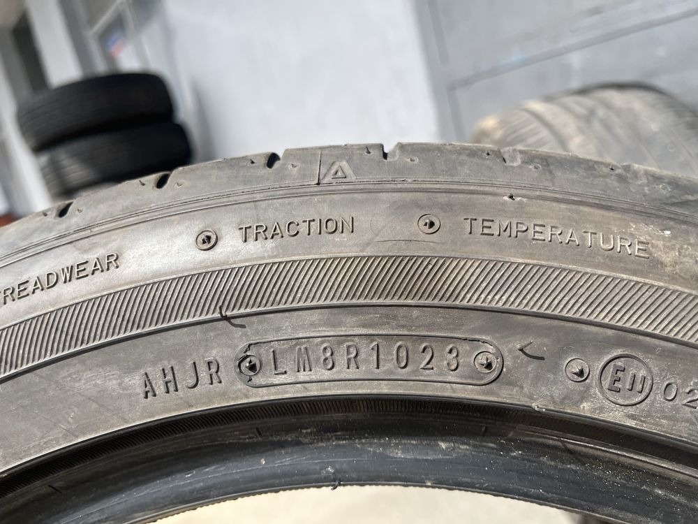 2 бр. летни гуми 225/55/17 Falken DOT 1023 4,5 mm