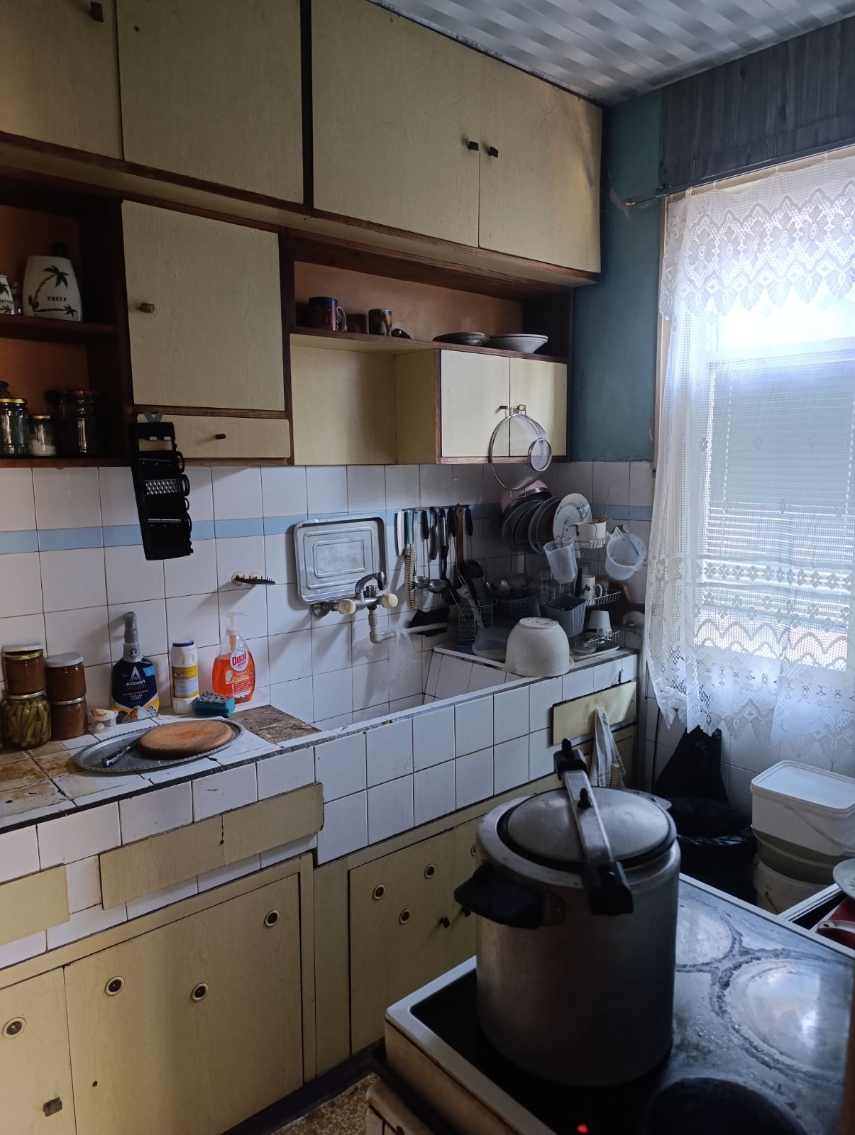 Продавам многостаен апартамент в гр.Търговище - център