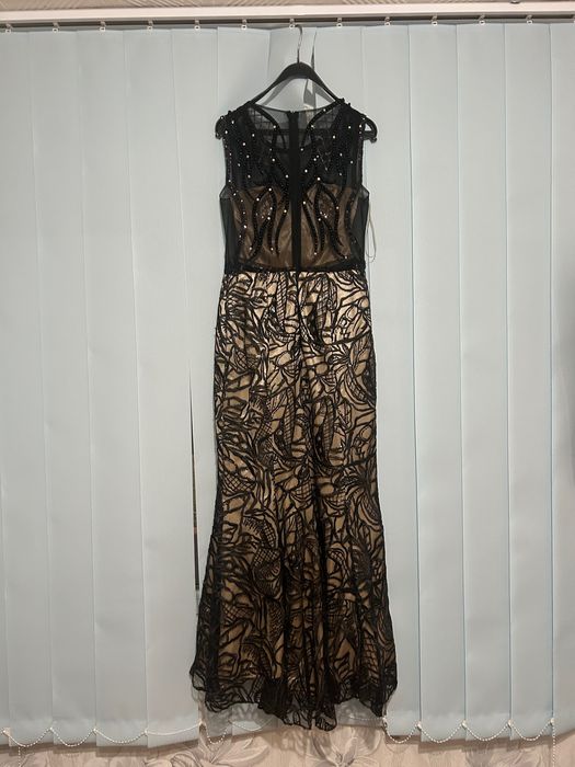 Официална черна рокля