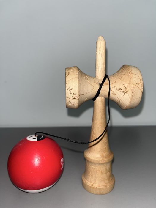 Vand  kendama KROM × Bibi Chemnitz Ajagak in stare foarte buna