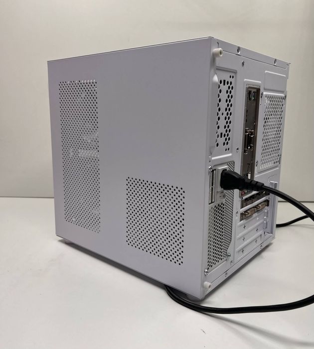 Sistem PC Gaming Vanguard Compact - Intel i5-8500, GTX 970 4GB, 32GB