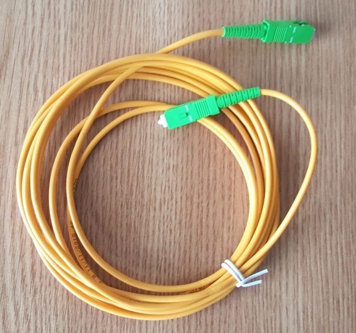 Cablu fibră optică cu conectori 3 metri