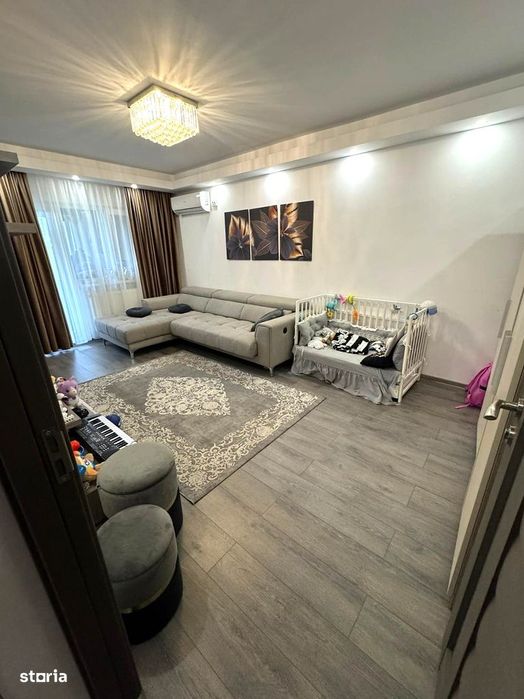 Apartament recent renovat, 3 camere dec, etaj 2 din 4, Piata Centrala