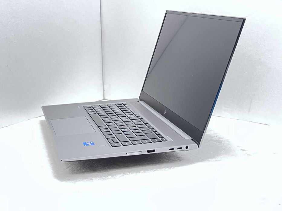 HP ZBook Studio G8 15.6" i7-11850H 32GB 1TB A2000/->Отлично състояние