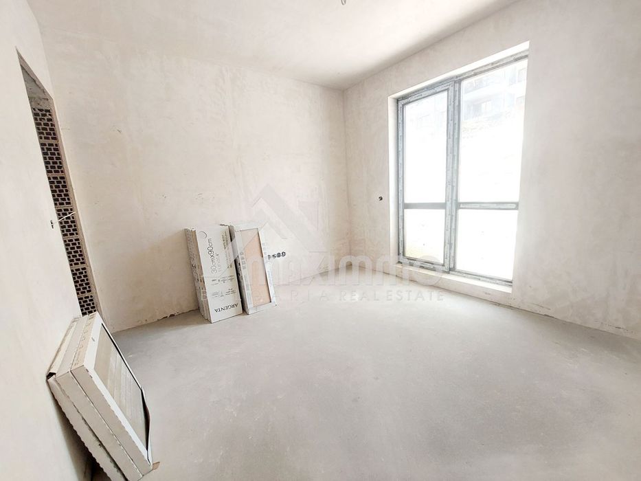 Продава се Двустаен апартамент в Варна, Цветен квартал - 58 кв.м за 1328 €/кв.м - Снимка #2