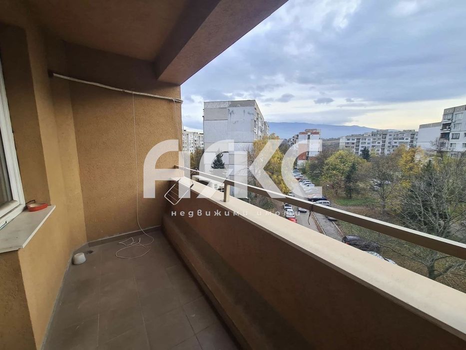 Тристаен обзаведен апартамент в кв. Люлин 6 до МЕТРОСТАНЦИЯ