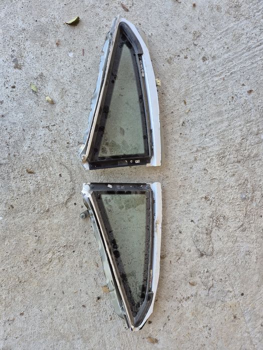 Geamuri spate mici triunghi Audi TT MK3 dupa 2016