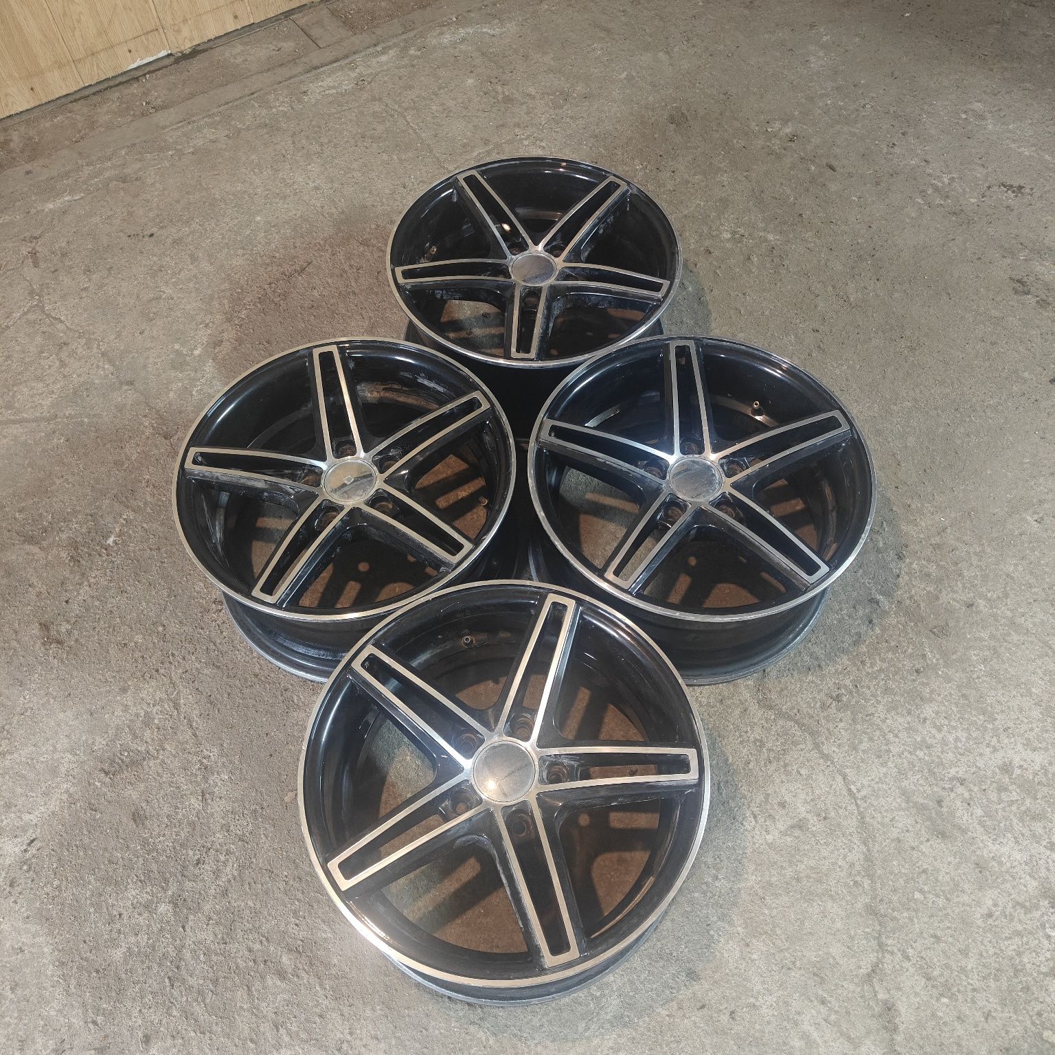 R16 5*114,3 Комплект легкосплавных дисков