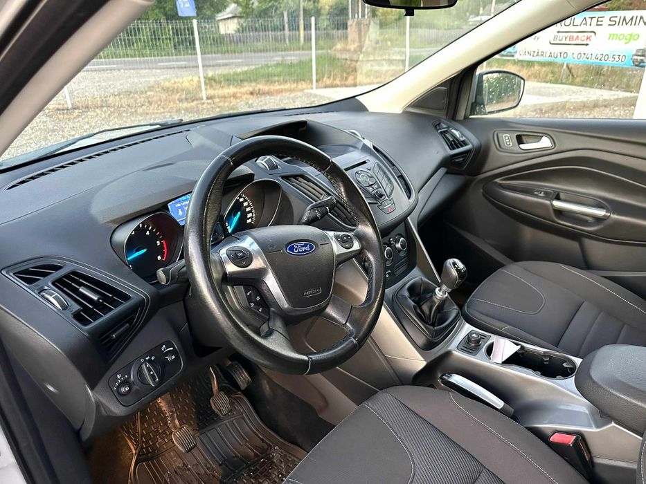 Ford Kuga 2.0 diesel an 2013, stare foarte bună, consum redus