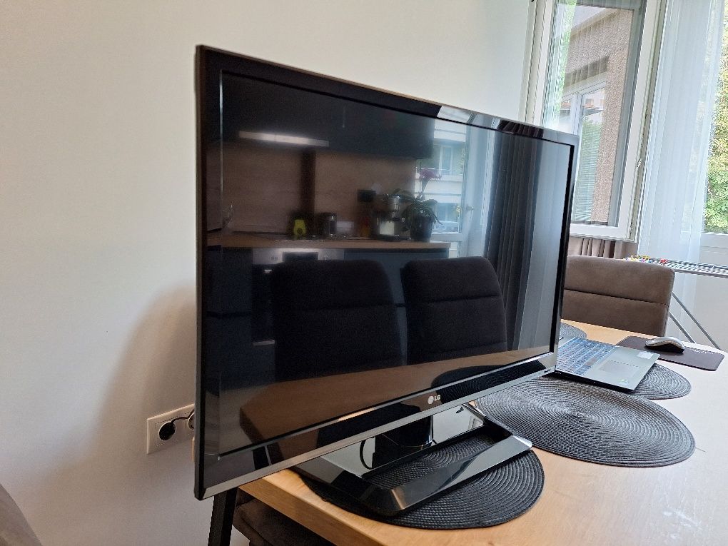 Телевизор LG 32ls5600