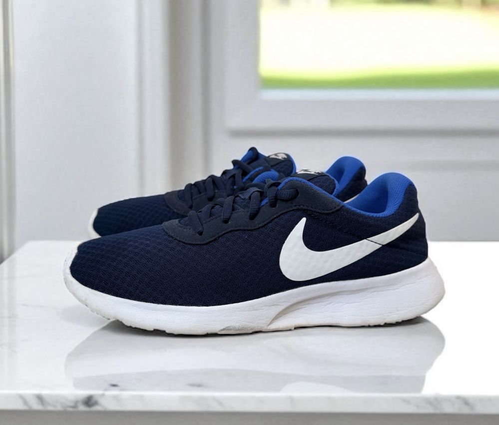 Nike Tanjun ( 42) Маратонки