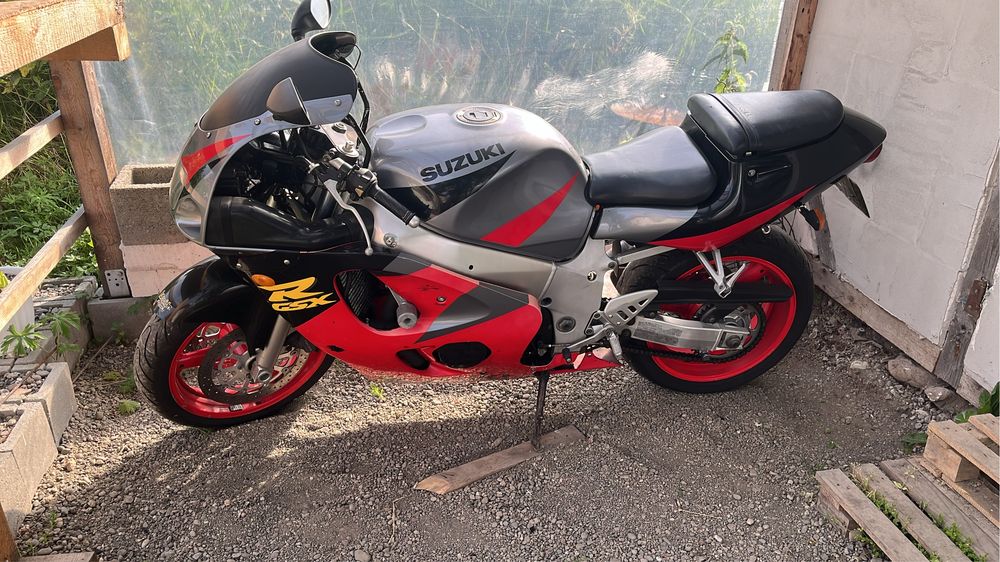 Vand sau schimb suzuki GSX-r 600