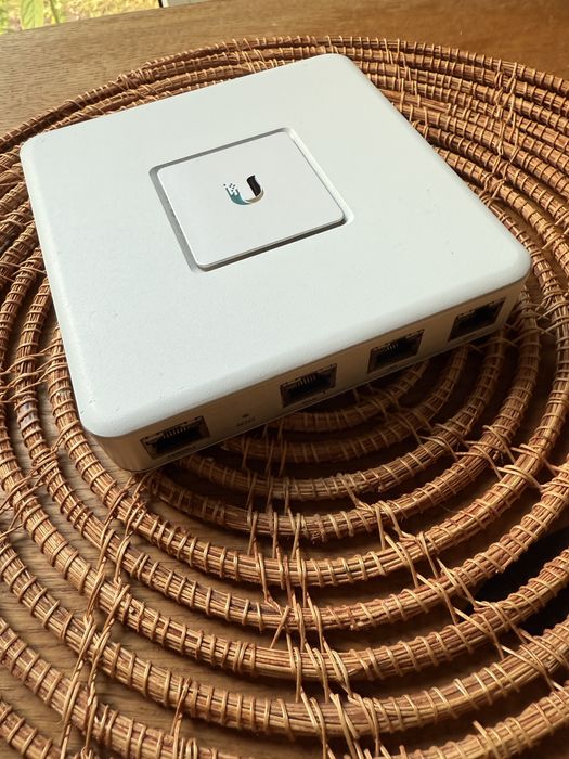 Router UniFi Security Ubiquiti Gateway USG