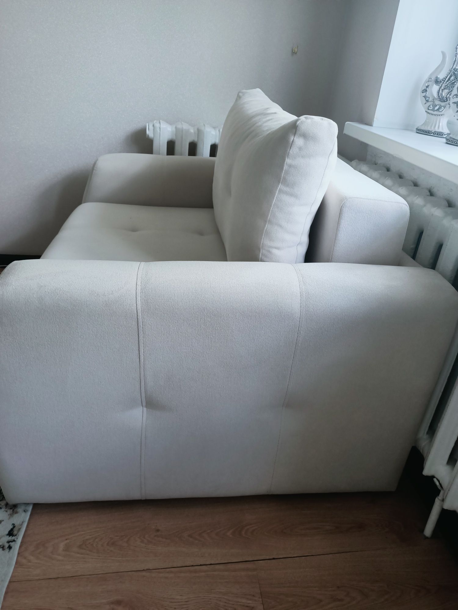 Продам кресло диван с подушкой