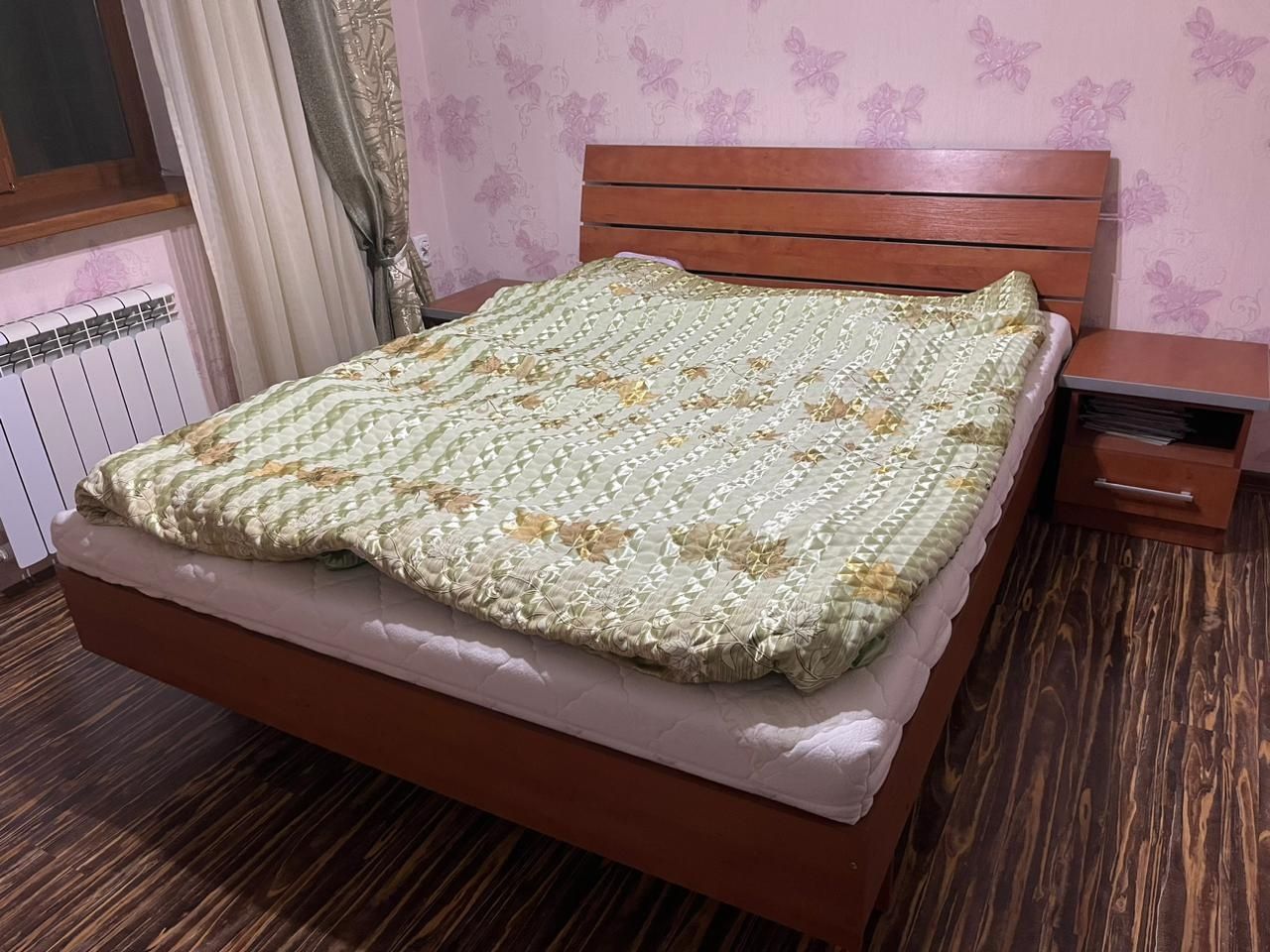 Двуспальная кровать