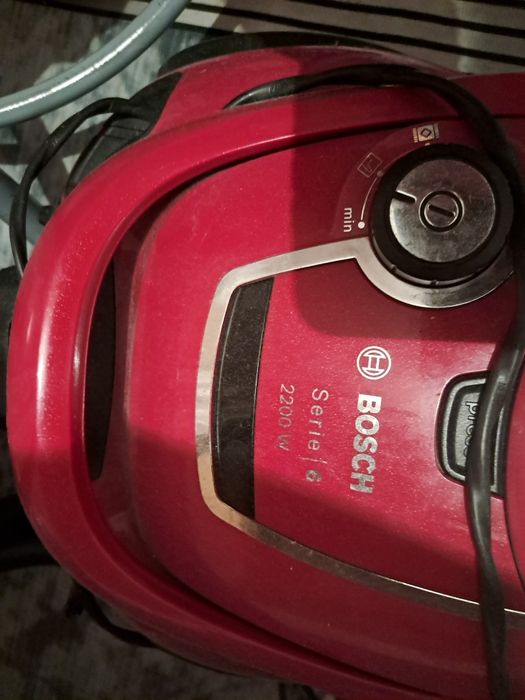 Продам пылесос марка  ВOSCH  в хорошем состояний.