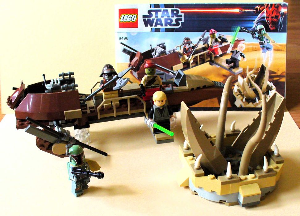 LEGO® Star WarsTM 7929-Битката за Набу  и 9496-Пустинен скиф