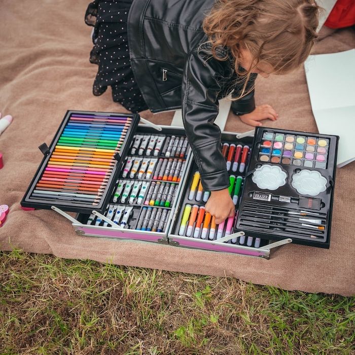 Голям детски комплект за рисуване в куфар