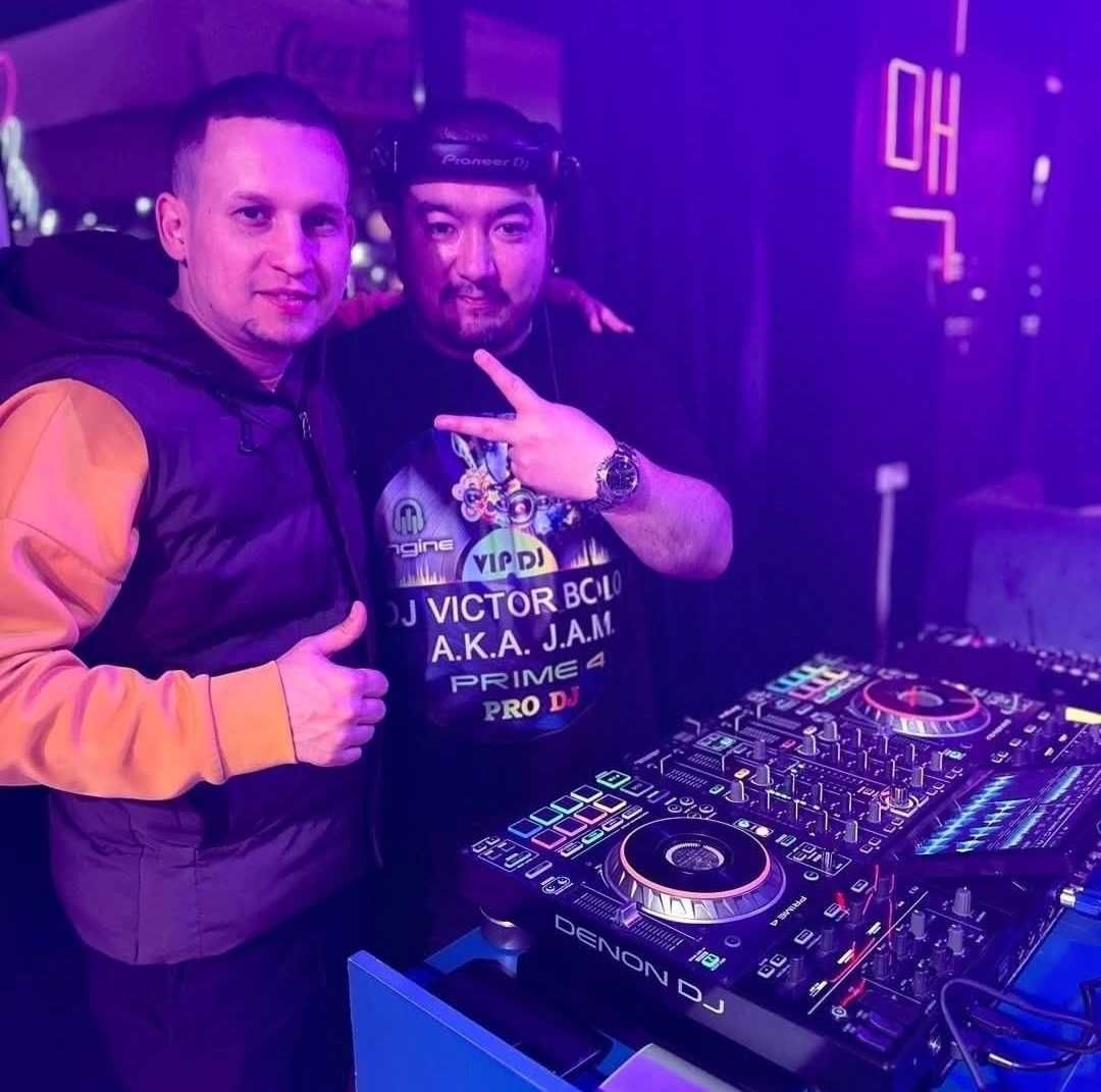 DJ с аппаратурой на праздники и торжества.