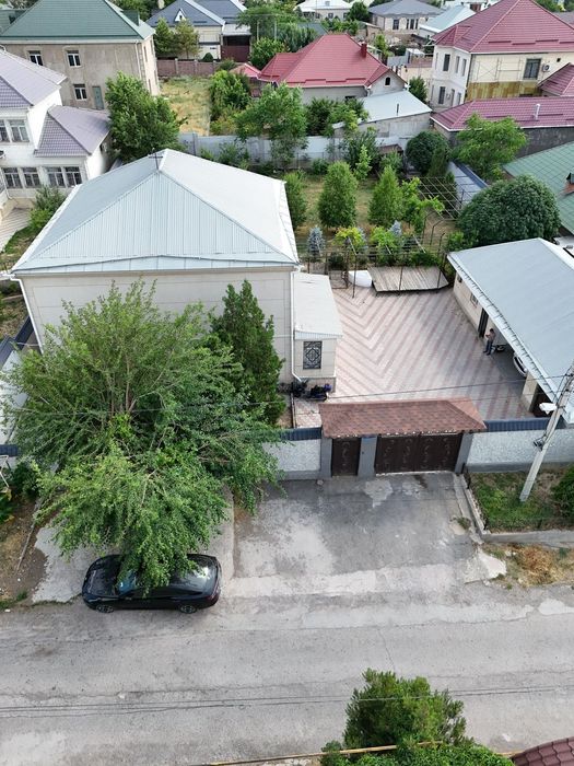 Благоустроенный 2-х этажный дом в микрорайоне "САМАЛ-1".