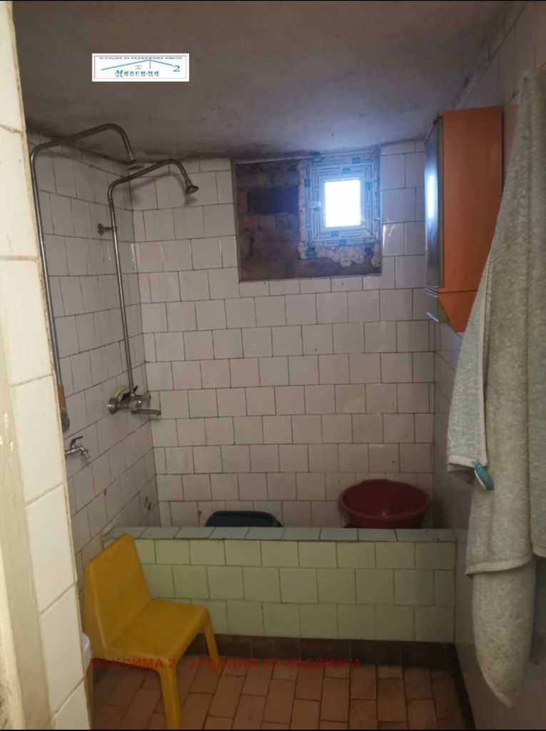 Продава се Къща в с. Обнова, Област Плевен - 1600 кв.м за 14 €/кв.м - Снимка #9