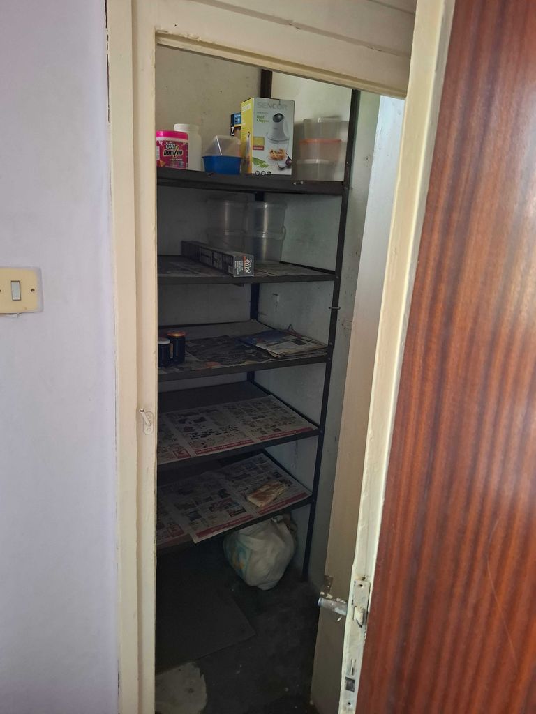 Продава се Тристаен апартамент в Ямбол, Военна база - 94 кв.м за 429 €/кв.м - Снимка #4