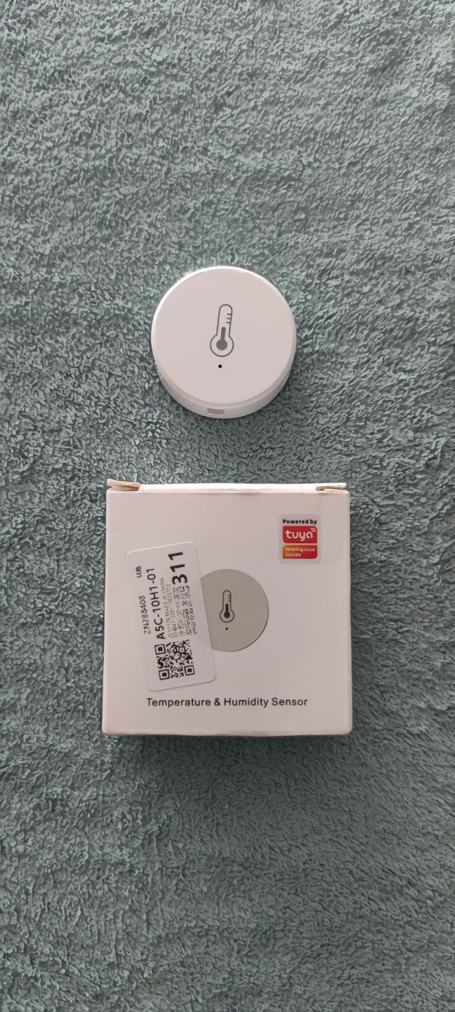 Senzor temperatura si umiditate smart Zigbee compatibil cu Tuya