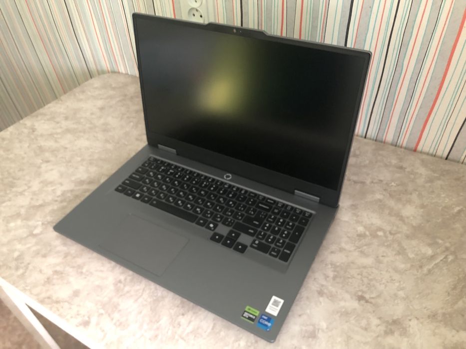 Мощный игровой ноутбук 17.3 дюйма lenovo
