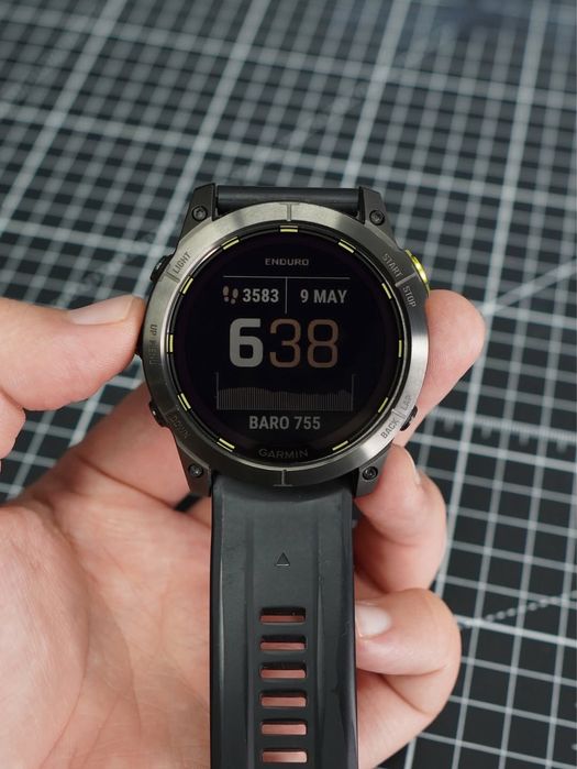 Garmin Enduro 2 в идеальном состоянии