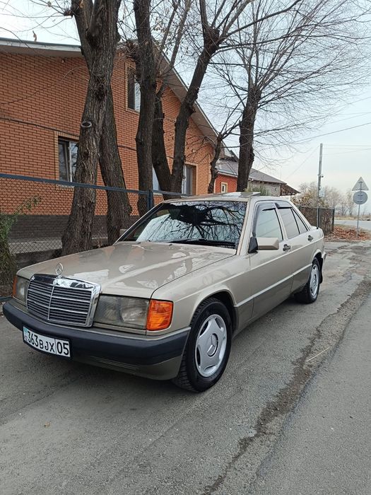В продаже Мерседес 190й