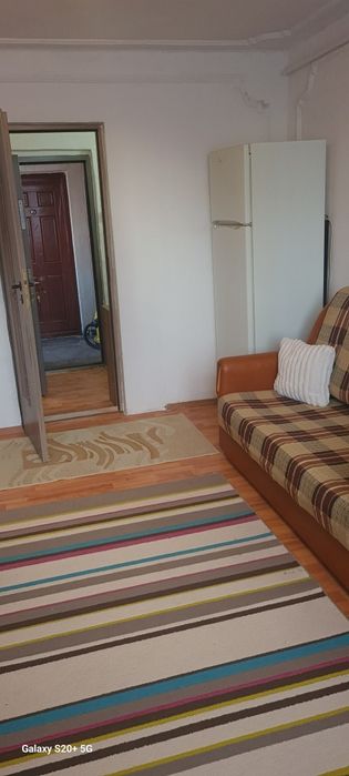 Închiriez garsonieră complet mobilată și utilată.