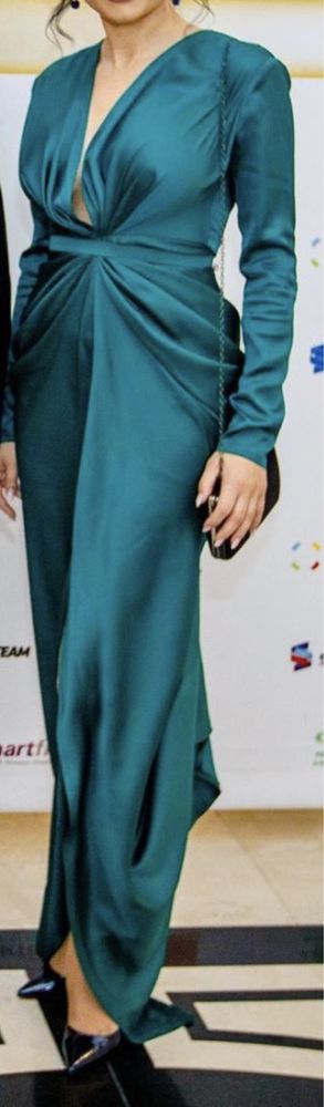 Vand rochie de ocazie- creator Ana Radu