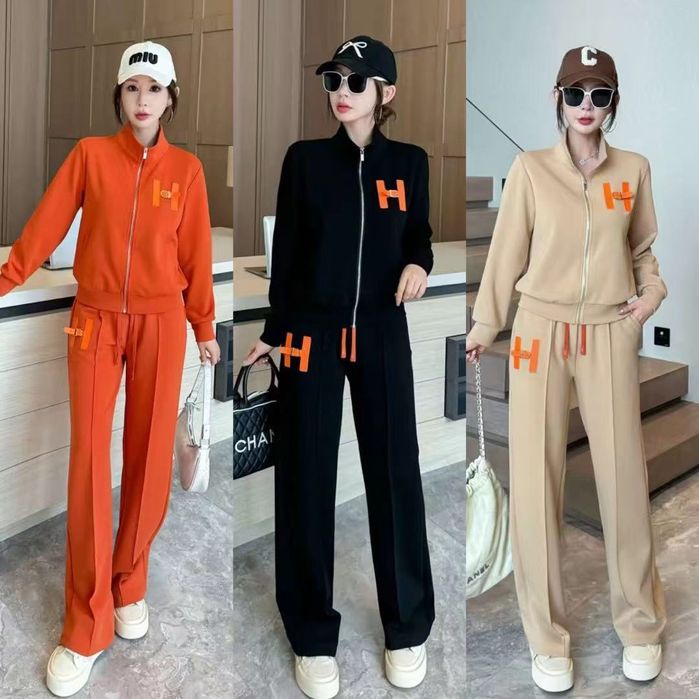Женский спортивный костюм